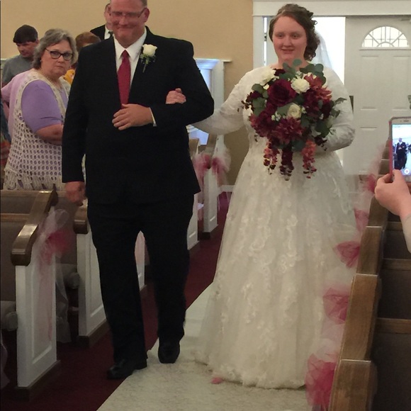 Mori Lee wedding dress - Picture 4 of 13